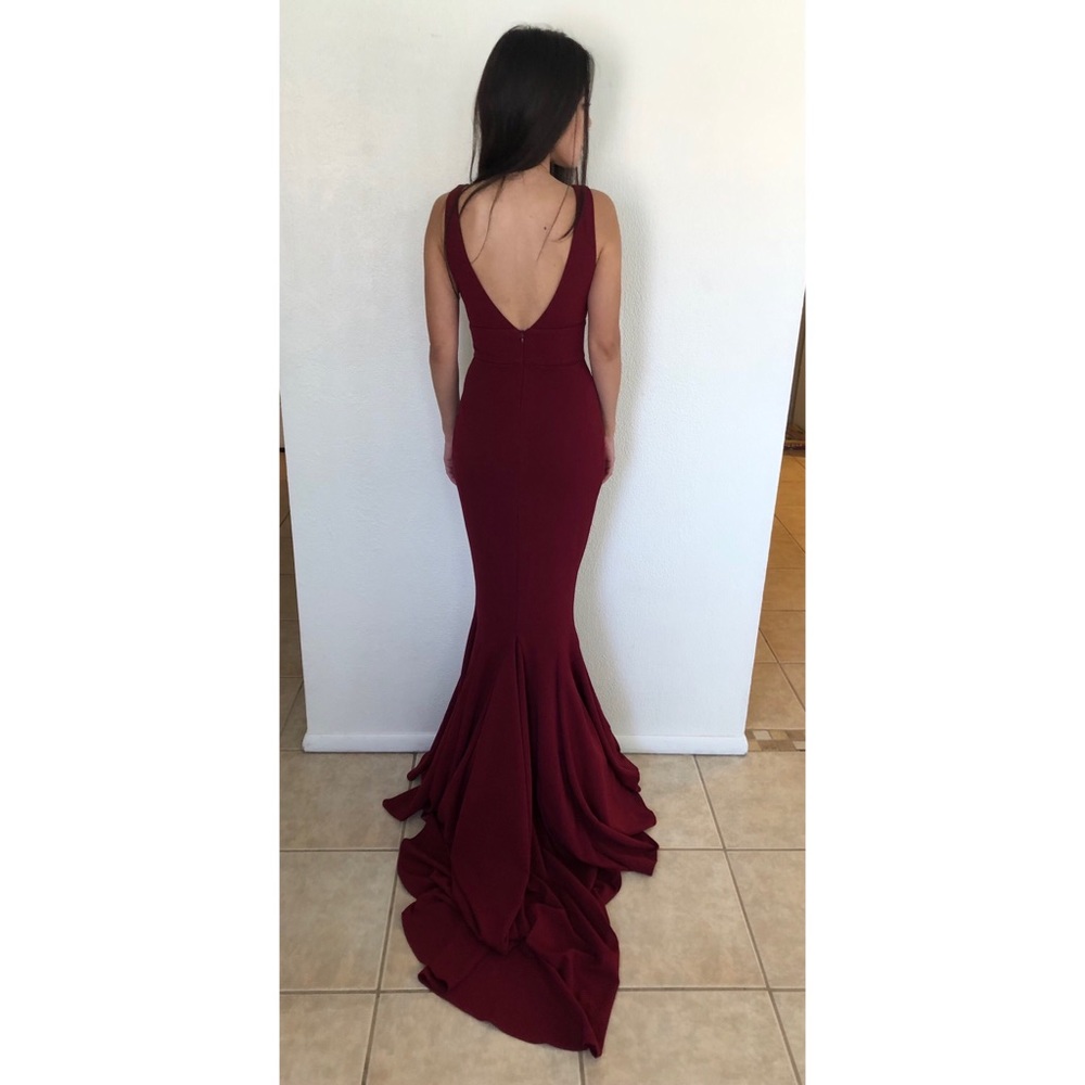 Alamour the Label Jovana in Burgundy